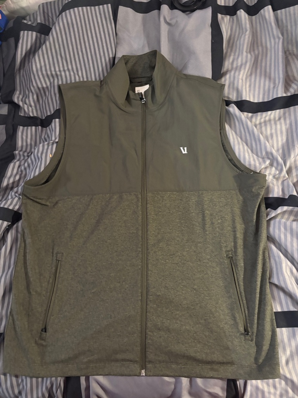 Vuori Olive Green Full-Zip Lightweight Jacket